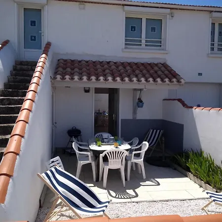 Maison Agreable Proche Et Bourg, 6 Couchages, Terrasse Et Equipements Complets, - Fr-1-224b-42 La Gueriniere